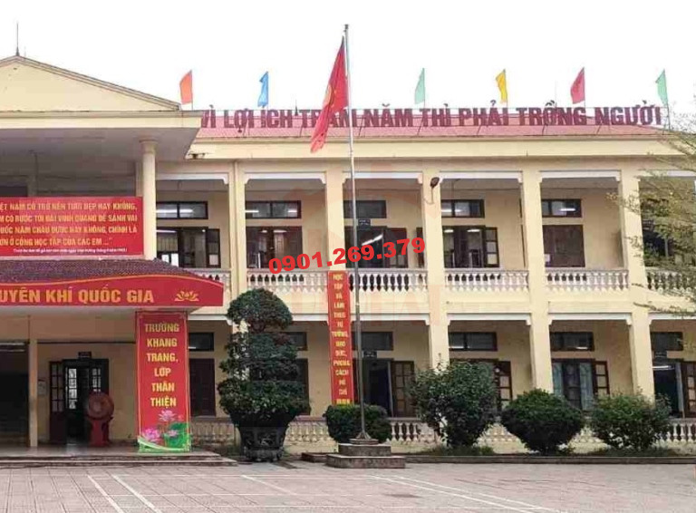 Cột cờ trường học